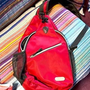 NWOT! - MOSISO Sling Crossbody Bag Hiking/Travel/Athletics Used once.
